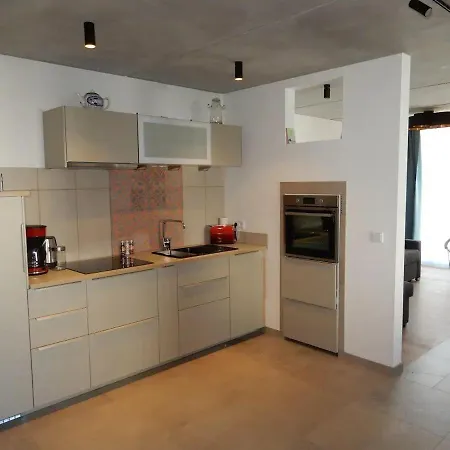 Querhaus アパート *